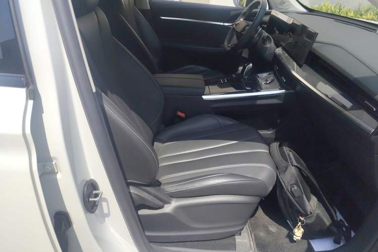 Used Roewe RX5 eMAX 2022 1.5T PHEV Fearless Deluxe Edition
