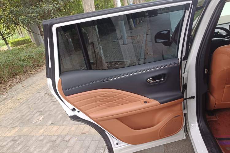 Used AION V 2024 Aion Tyrannosaurus 520 Smart Luxury Edition