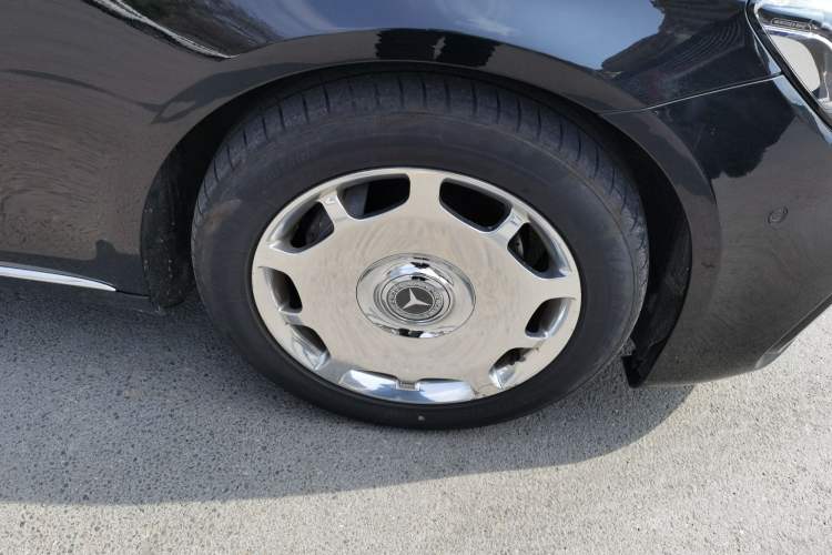 Used Mercedes-Benz S-Class 2018 S 350 L Right Front Wheel Hub