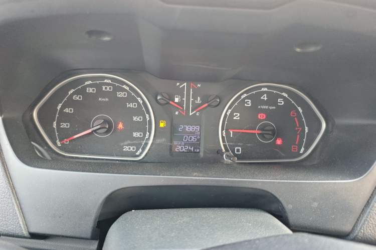 Used Leopaard Q6 2015 2.4L Manual Two-Wheel-Drive Elite Model
