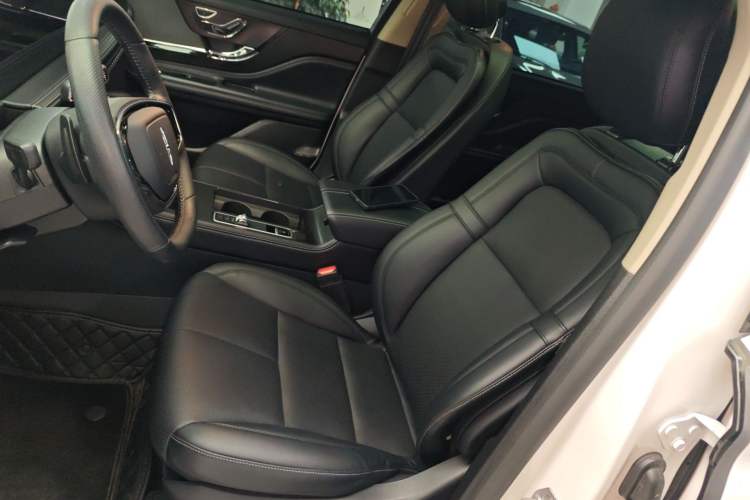 Used Lincoln Corsair 2023 2.0T Two-Wheel Drive Luxury Edition Left Front Seat