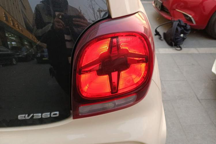 Used Roewe Clever 2021 302 km New Four-Seater Super-Efficient Version
