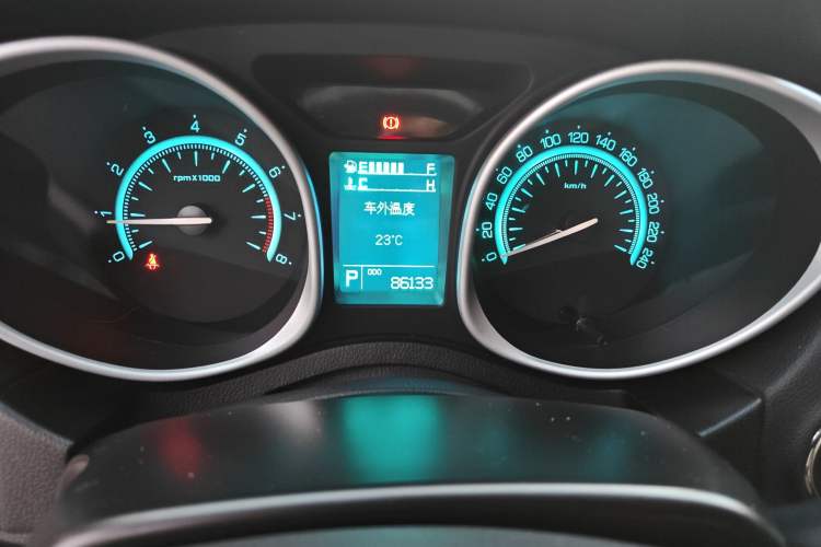 Used GAC Trumpchi GS5 2013 2.0L Automatic Two-Wheel Drive Light Interior Special Edition Odometer Close Up