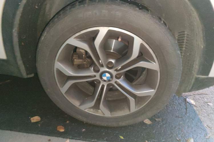 Used BMW X3 2014 xDrive20i X Design Package Right Front Wheel Hub