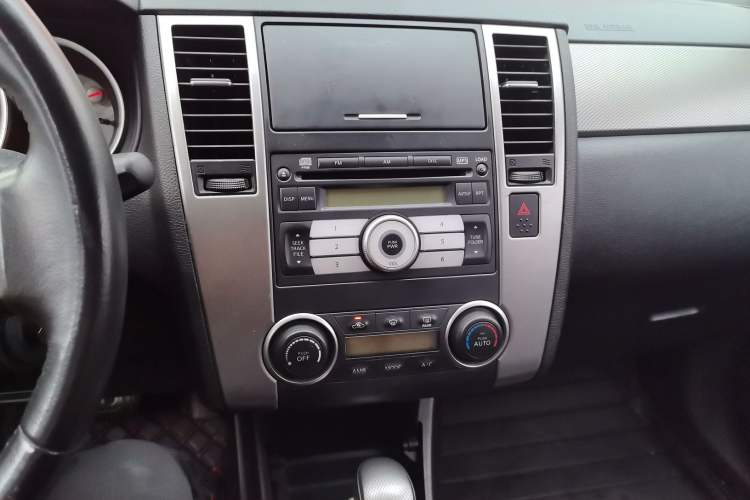 Used Nissan Tiida 2008 1.6L Automatic Smart Version Audio And AC Panel
