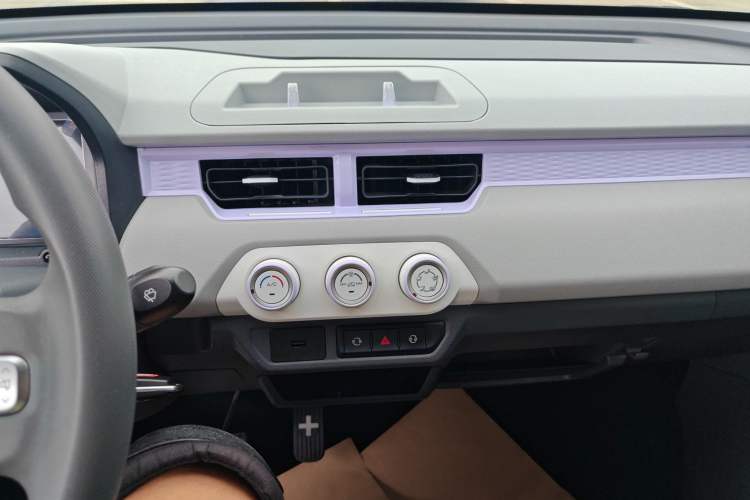 Used Chery New Energy QQ Ice Cream 2022 170km Sundae Phosphate Lithium-Ion