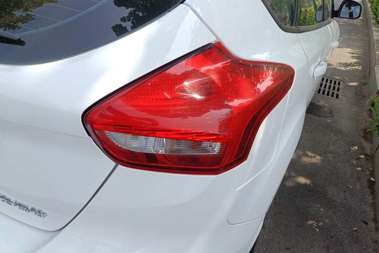 Used Ford Focus 2017 Hatchback 1.6L Automatic Comfort Plus SmartDrive Edition Right Rear Taillight