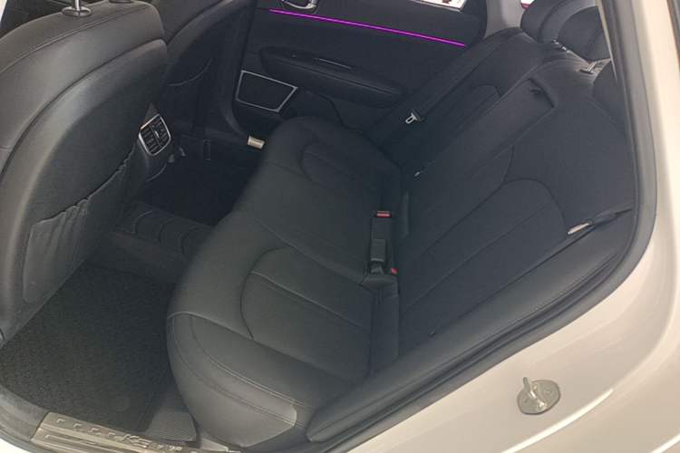 Used Kia K5 2016 2.0L Automatic LUX
