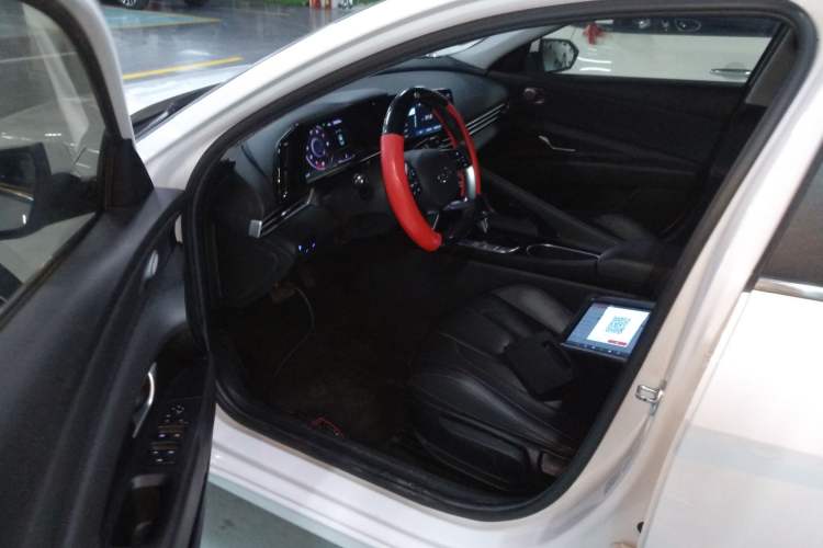 Used Hyundai Elantra 2021 1.5L CVT GLX Elite Edition Left Front Seat