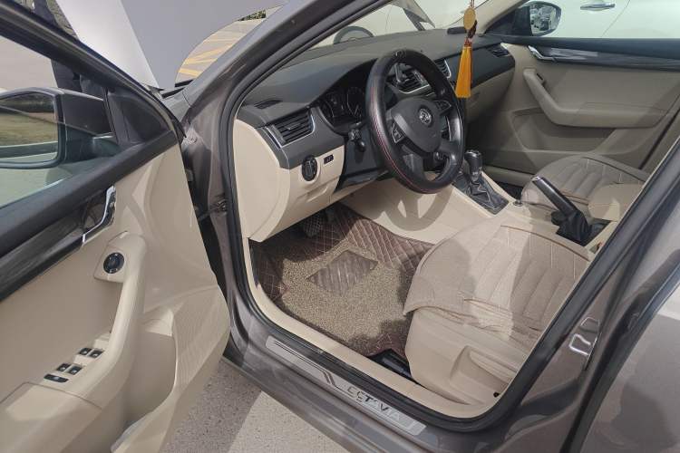 Used Skoda Octavia 2015 1.6L Automatic Yijun Edition