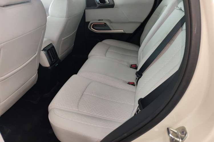 Used Formula Leopard Titanium 3 2025 501KM All-Wheel Drive Intelligent Driving Ultra Version
