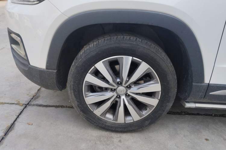 Used CHANGAN CS95 2017 2.0T Two-Wheel Drive Zhituo Edition Left Front Wheel Hub