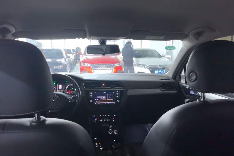 Used Volkswagen Tiguan L 2017 330TSI Automatic Two-Wheel Drive Comfort Edition