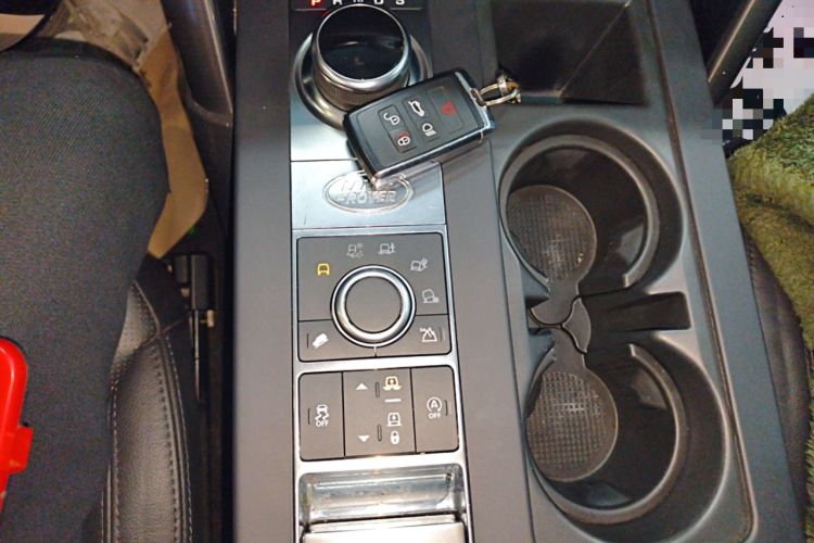 Used Land Rover Discovery 2020 3.0 SC V6 30th Anniversary Special Edition Gear Lever