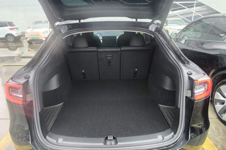 Used Tesla Model Y 2024 Rear-Wheel-Drive Version Trunk