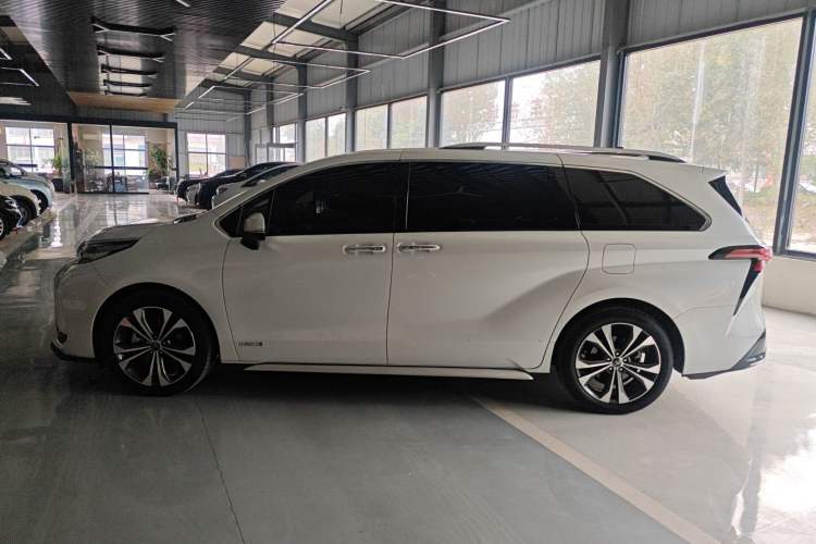 Used Toyota Granvia 2023 2.5L Hybrid Prestige PLUS Edition