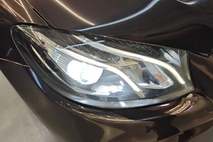 Used Mercedes-Benz E-Class 2019 E 300 L Sporty and Stylish Model