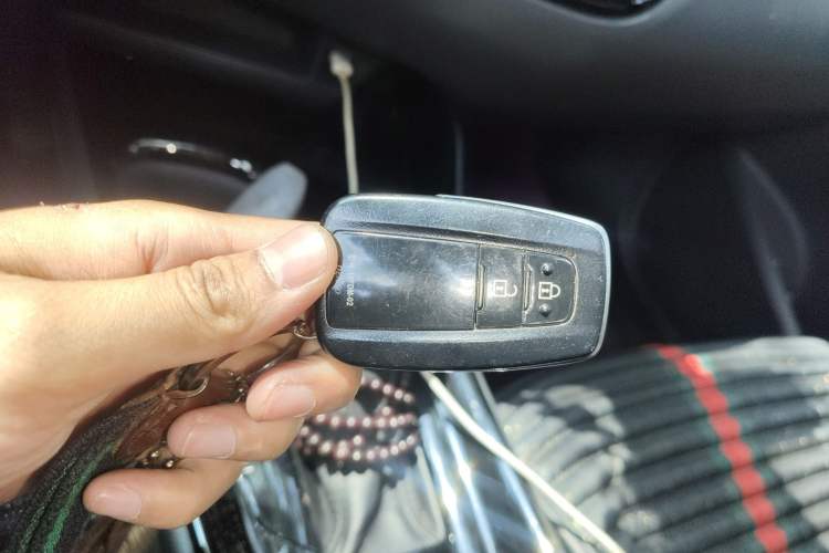 Used Toyota IZOA 2018 2.0L Yichi Version China VI Standard
