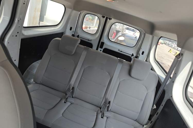 Used SAIC MAXUS Dana V1 2025 V1 Short Wheelbase Low-Roof Multi-Function Version (42 kWh)