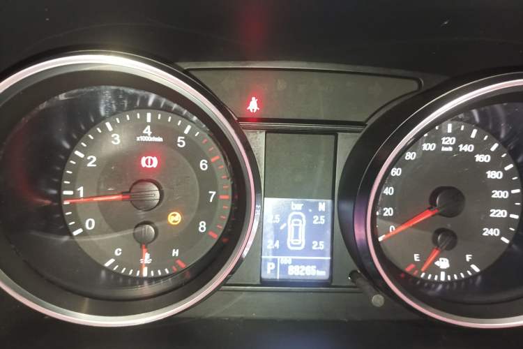 Used Haval M6 2018 Revised Version 1.5T DCT Two-Wheel Drive Elite Edition Instrument Cluster