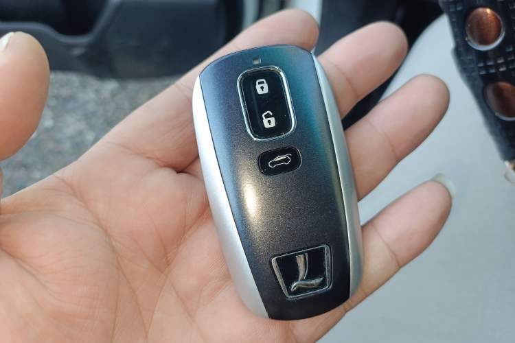 Used Luxgen U6 SUV 2015 1.8T ZhiZun Model