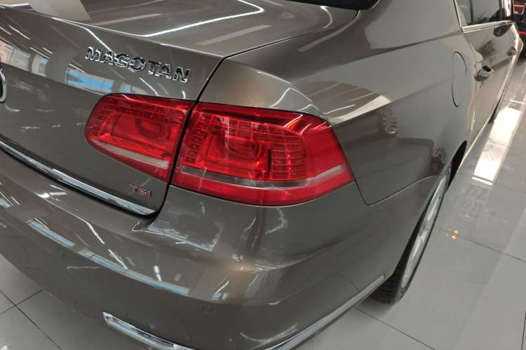 Used Volkswagen Magotan 2016 2.0 TSI Luxury Comfort Version Exterior 3