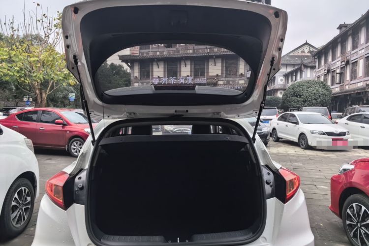 Used CHANGAN Eado 2013 1.6L Automatic ZhiKu Model China IV Standard Trunk