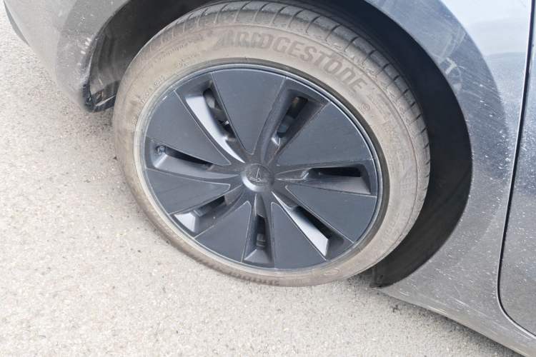 Used Tesla Model 3 2023 Long-Range All-Wheel-Drive Version
