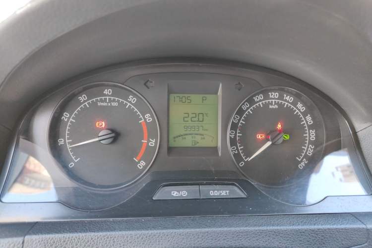 Used Skoda Rapid 2015 1.6L Automatic Enjoyment Selection Model