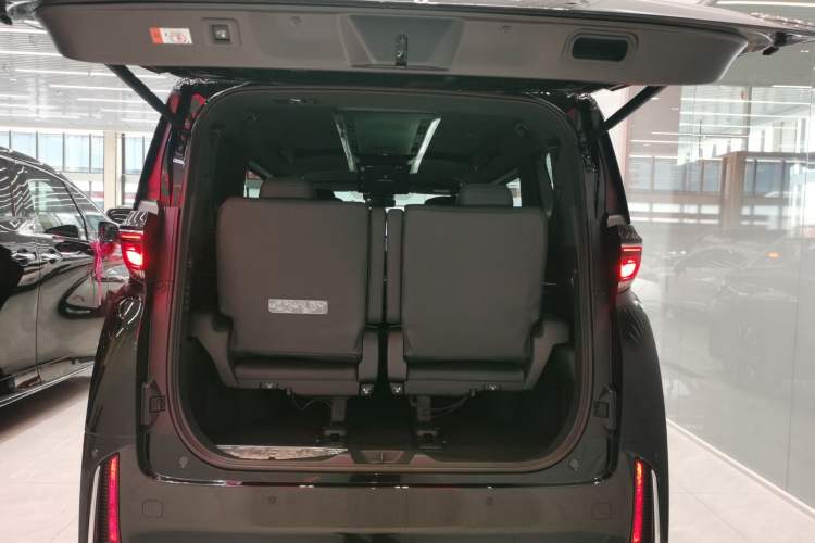 Used Toyota Vellfire 2024 Crown Dual-Engine 2.5L Supreme Executive Edition
