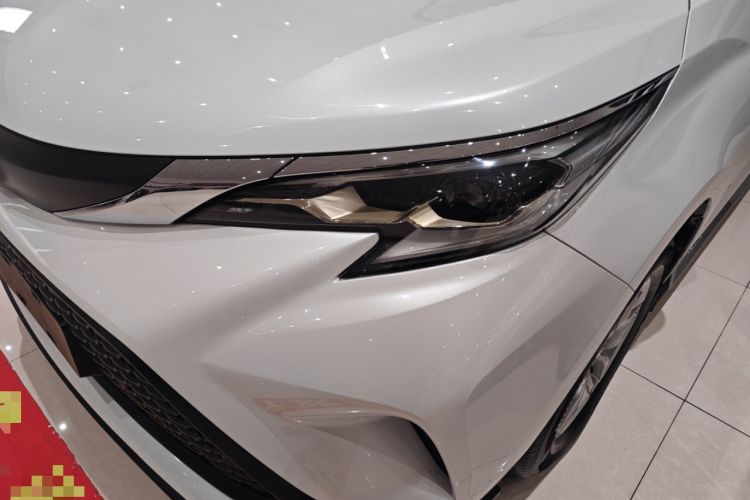 Used Toyota Granvia 2024 2.5L Hybrid Comfort Edition
