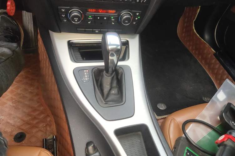 Used BMW 3 Series 2011 325i two-door coupe
