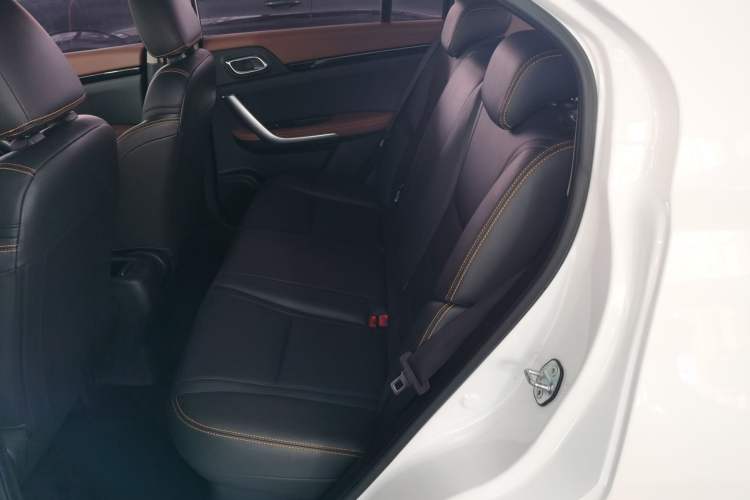 Used Dongfeng Aeolus AX4 2017 1.6L Manual ChaoShang Model
