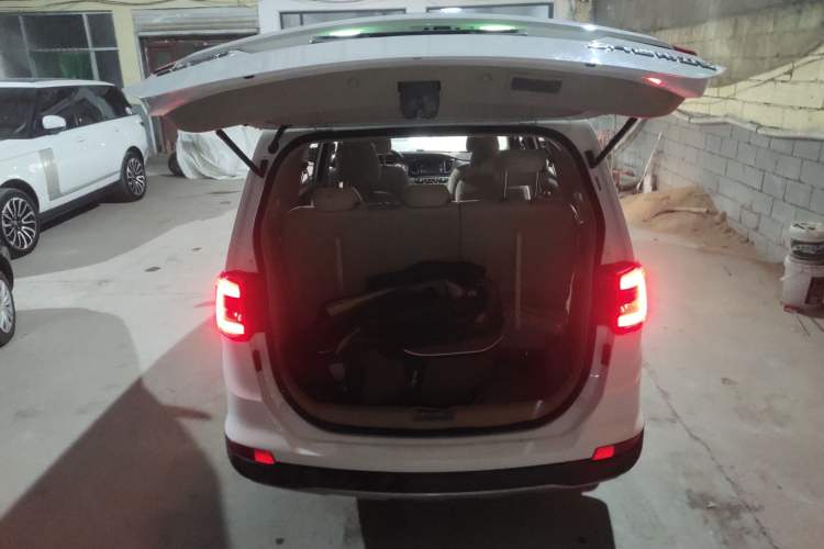 Used Baojun 730 2016 Revised 1.5L Manual Standard Version 7 Seats China V Emission Standard