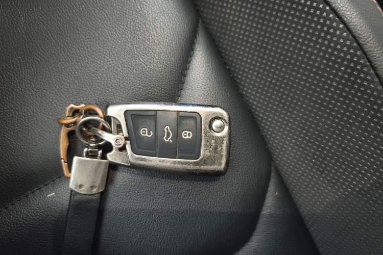 Used Volkswagen Tayron 2020 330TSI Two-Wheel Drive Luxury Smart Connectivity Version Vehicle Key