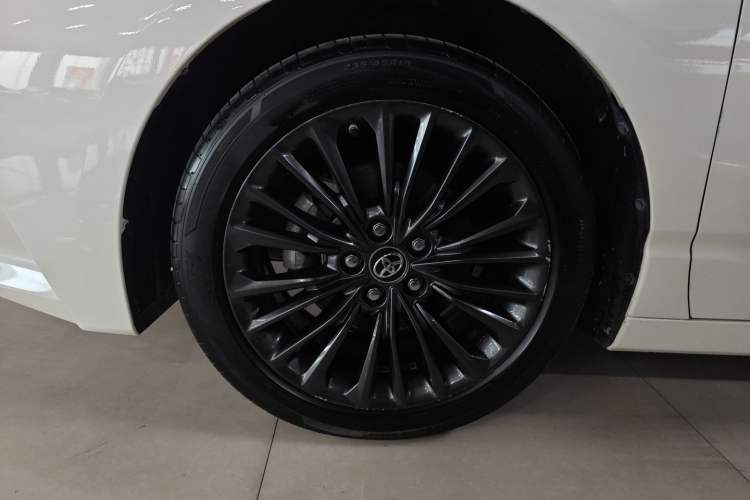 Used Toyota Avalon 2019 2.0L XLE Premium Edition China VI