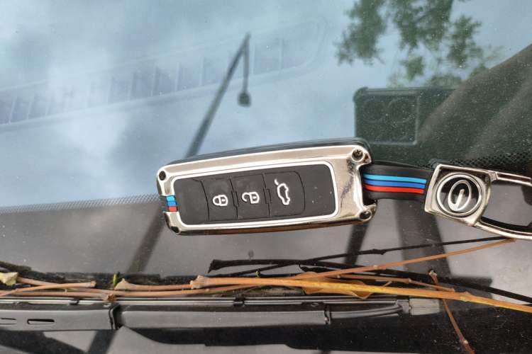 Used GAC Trumpchi GS4 2017 235T Automatic Two-Wheel Drive Luxury Smart Connectivity Version Vehicle Key