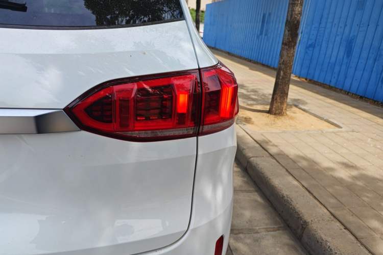 Used Wey VV6 2021 2.0T Two-Wheel Drive Smart Protection+