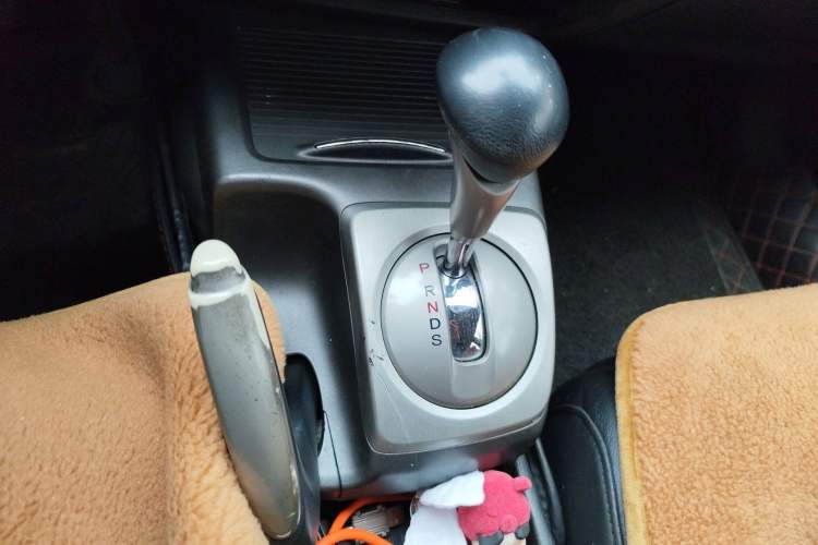 Used Honda Civic 2009 1.8L automatic luxury edition Gear Lever
