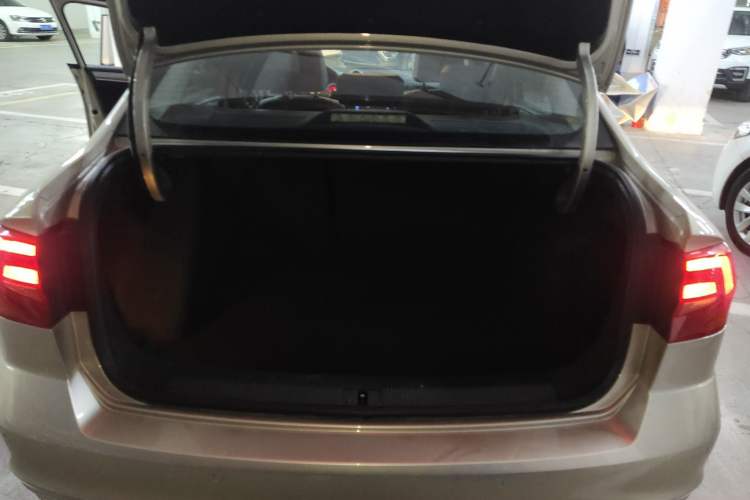 Used Volkswagen Bora 2016 1.6L Automatic Comfort Model
