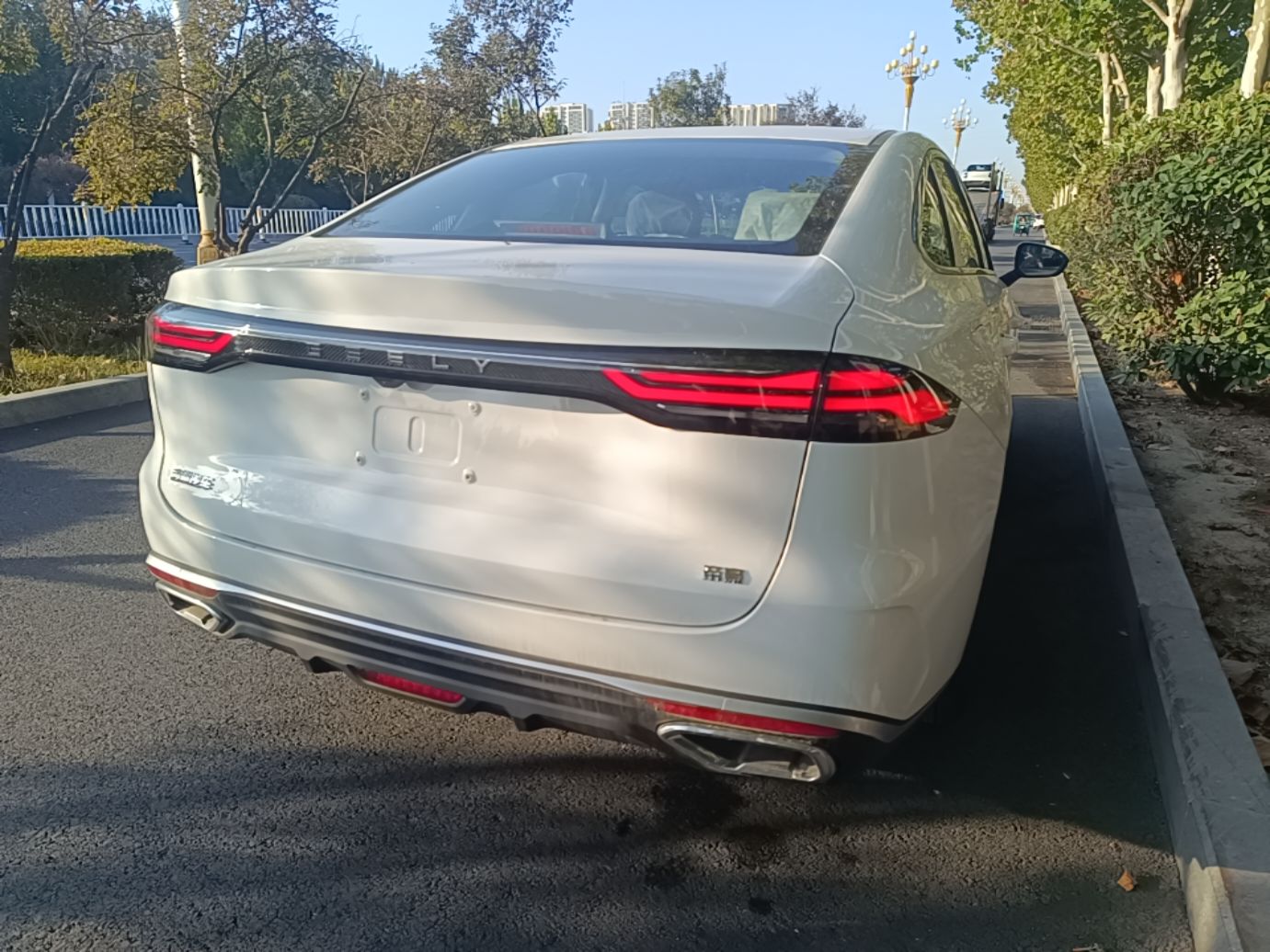 Geely Auto Emgrand 2026 Model 5th Generation 1.5L CVT Luxury Edition — снимка 6