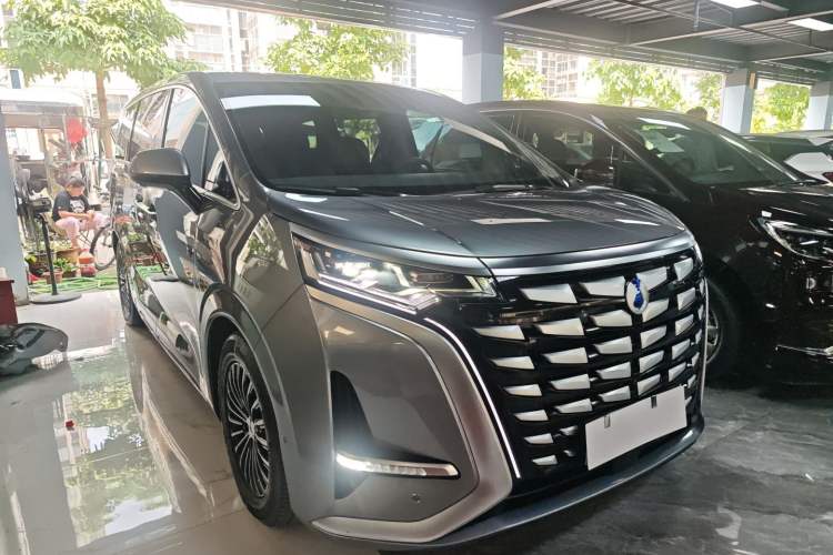 Used Denza D9 2022 DM-i 970 Four-Wheel Drive Flagship Model