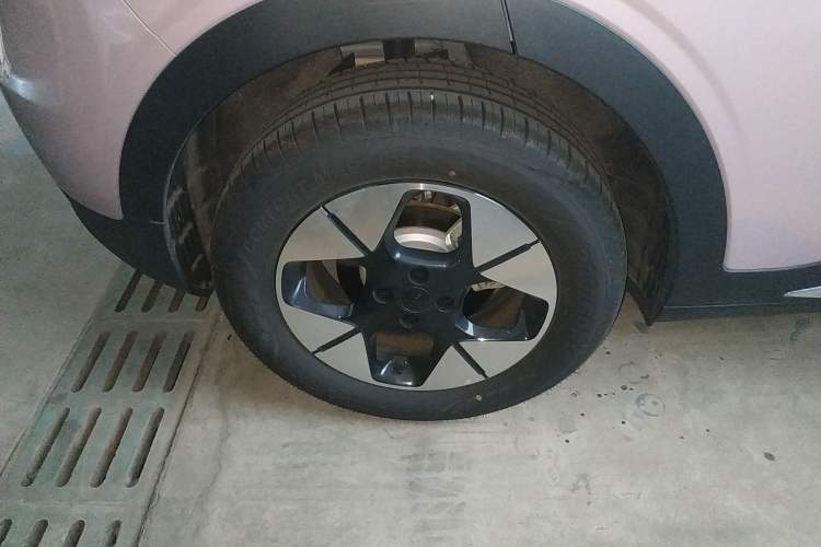 Used Geely Galaxy Geome 2025 UP 410km Exploration+ Edition
