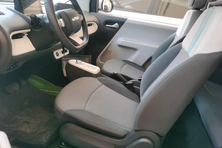 Used CHANGAN NEVO Lumin 2022 155 km – Refreshingly Sweet Edition Left Front Seat