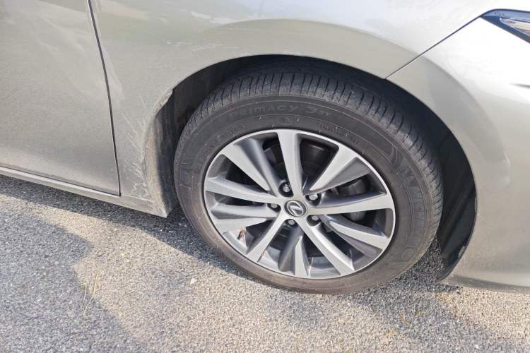 Used Lexus ES 2020 200 Excellence Edition Right Front Wheel Hub