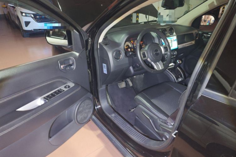 Used Jeep Compass 2014 2.4L Four-Wheel Drive Serpentine Collection Edition Driver Seat