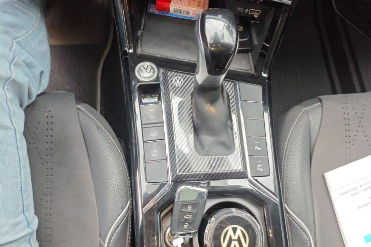 Used Volkswagen Passat 2024 380TSI Dragon Glory Edition Gear Lever