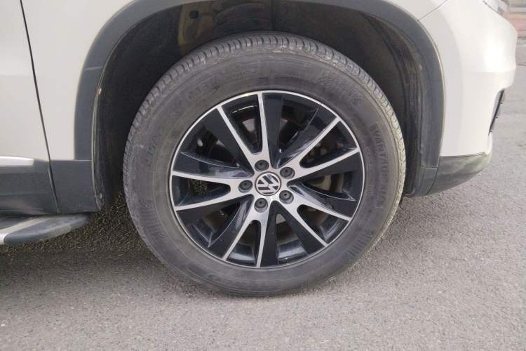 Used Volkswagen Tiguan 2015 1.8TSI Automatic All-Wheel-Drive Luxury Model