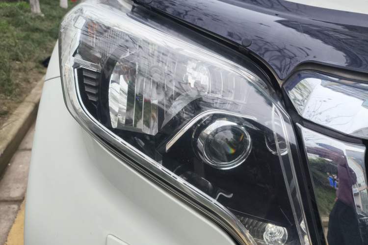 Used Toyota Prado 2016 3.5L Automatic TX-L Right Front Headlight