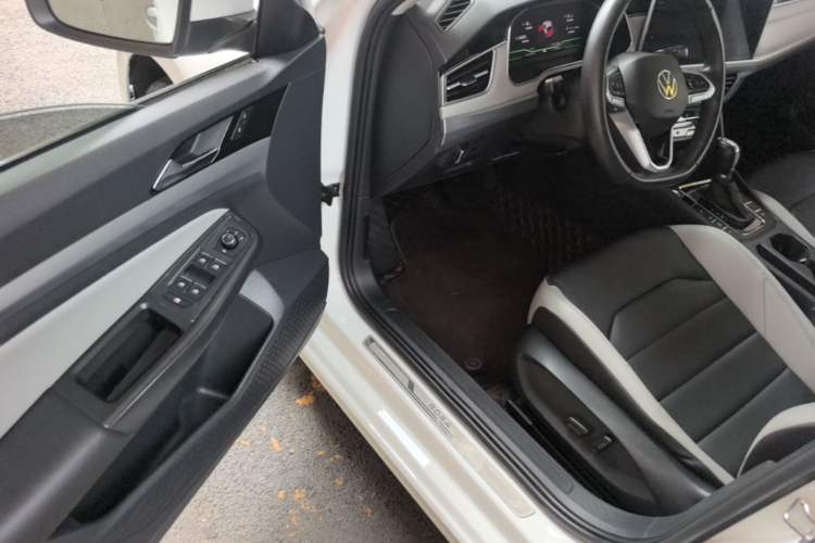 Used Volkswagen Bora 2023 300TSI DSG Prestige Edition
